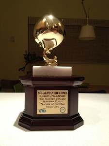 Troféu de Melhor Professor do Ano. Cortesia Alexandre Lopes.
