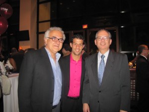 Outro prêmio “Lifetime Achievement” da noite foi para o grande escritor amazonense Milton Hatoum, aqui ao lado do lutador de boxe Michael Oliveira e Embaixador Hélio Ramos