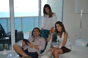 Semenzato, com Samara, sua esposa, e Beatriz, sua filha, de 15 anos.