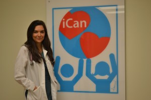 "iCan" é o simbolo do modelo de saúde integrada que a Dra. Debora traz para Miami. Na sala de espera do consultório. Foto de Carla Guarilha