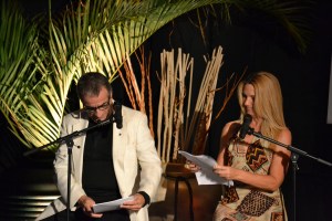 Apresentadores Carlos Borges e Maria do Carmo Fulfaro. Foto de Carla Guarilha