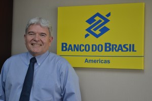 Na sua sala. Foto de Carla Guarilha