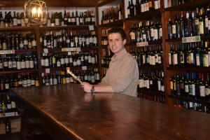 Javier Fonseca, 25 anos, filho do dono, é vice-presidente e gerente de vendas. Foto de Carla Guarilha