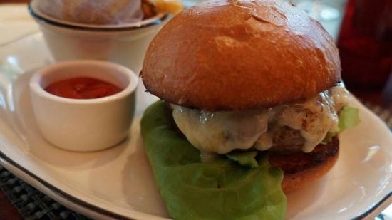 Harris Ranch Angus Black Burger, o "melhor" hambúrguer de Miami (Foto: Chris Delboni/Estadão)