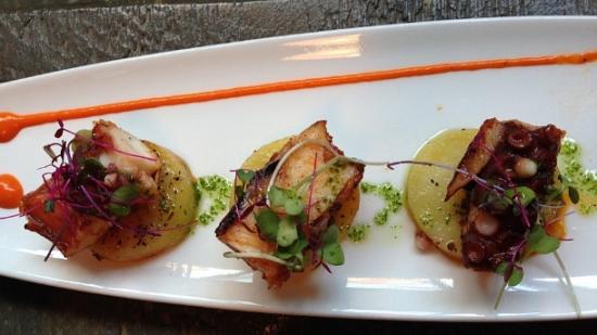 O polvo grelhado, em bela apresentação, é uma das várias tapas do Gastrobar Perfecto (Foto: Chris Delboni)